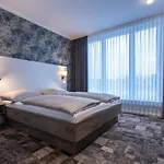 Stadthotel Lohne, Self Check-In & Entspannt Im Cafe Fruehstuecken Löhne