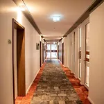 Stadthotel Lohne, Self Check-in & Entspannt Im Cafe Fruehstuecken Отель 3*