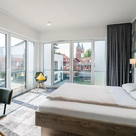 Stadthotel Lohne, Self Check-in & Entspannt Im Cafe Fruehstuecken Отель Лоне