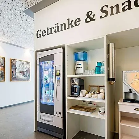 Отель Stadthotel Lohne, Self Check-in & Entspannt Im Cafe Fruehstuecken Лоне