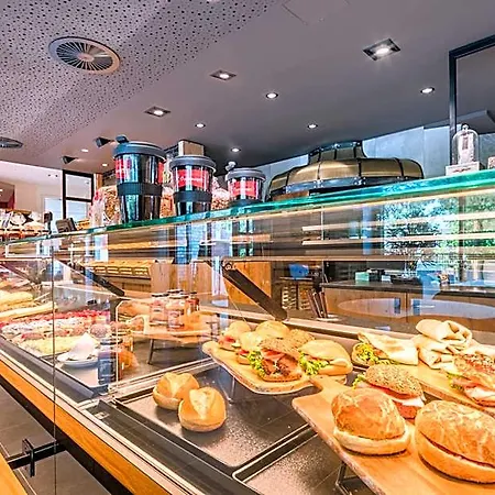 Отель Stadthotel Lohne, Self Check-in & Entspannt Im Cafe Fruehstuecken 3*