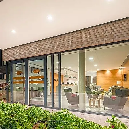 Stadthotel Lohne, Self Check-in & Entspannt Im Cafe Fruehstuecken Отель Лоне