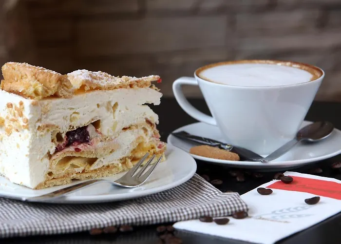 Stadthotel Lohne, Self Check-In & Entspannt Im Cafe Fruehstuecken 3*